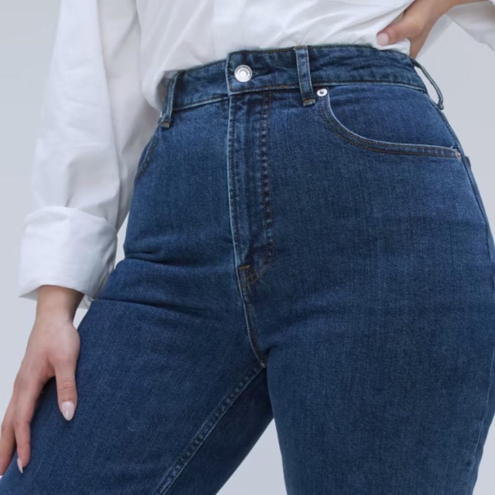 Everlane Straight Leg Jeans in Dark Blue Denim